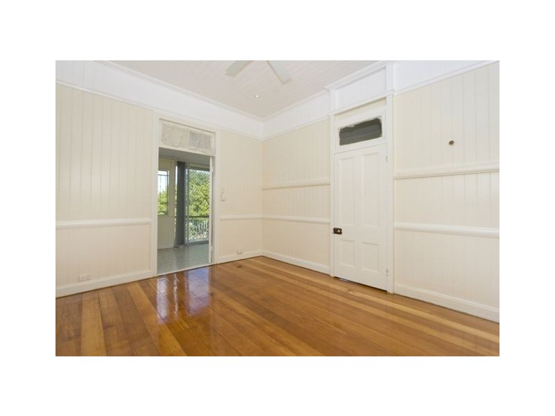 16 Lackey Avenue, Coorparoo QLD 4151