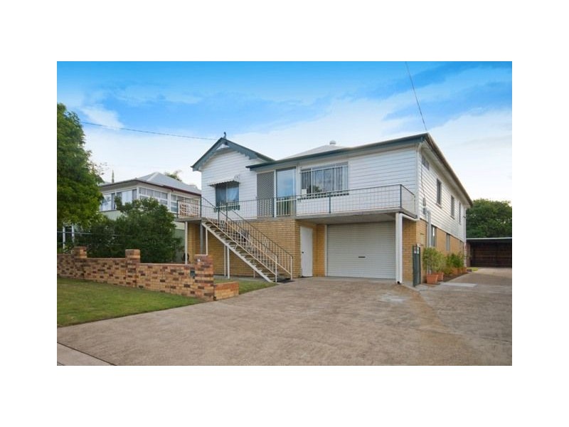 16 Lackey Avenue, Coorparoo QLD 4151