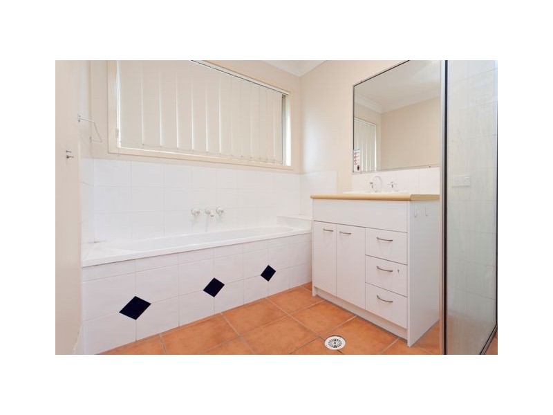 1 Dane Court, Manly West QLD 4179