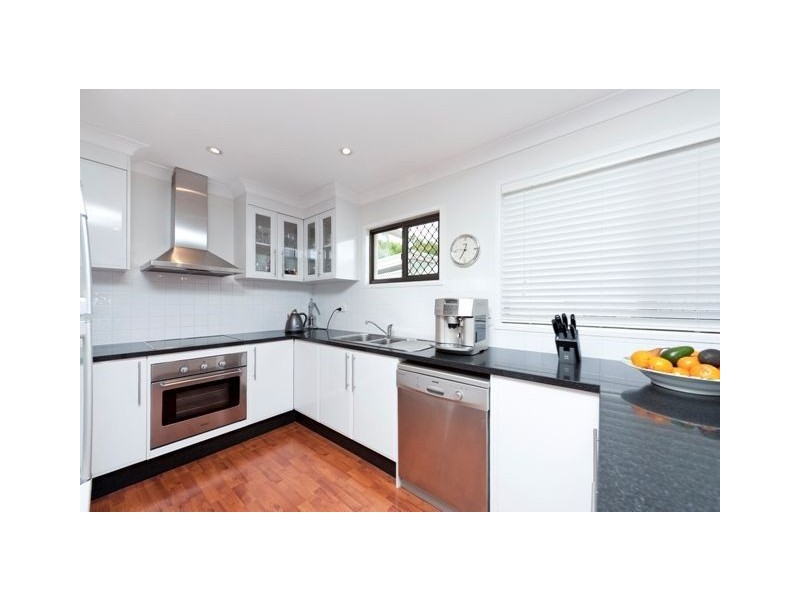 2 Drummond Street, Greenslopes QLD 4120