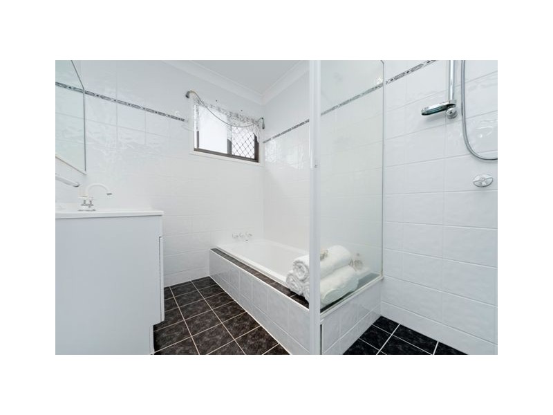 2 Drummond Street, Greenslopes QLD 4120