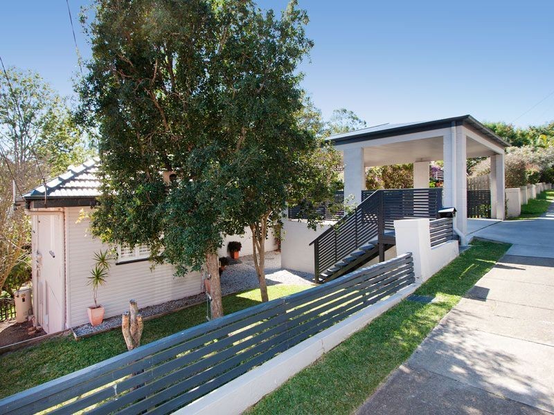 30 Oxley Drive, Holland Park QLD 4121