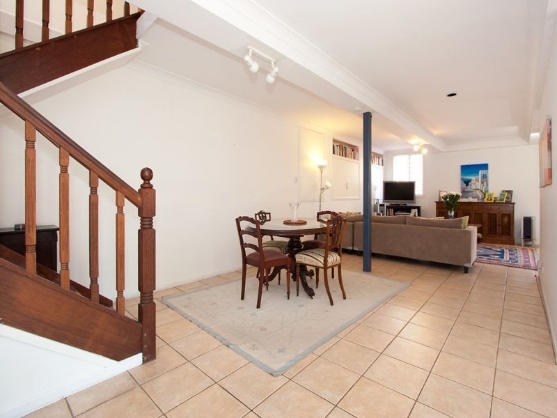 30 Oxley Drive, Holland Park QLD 4121