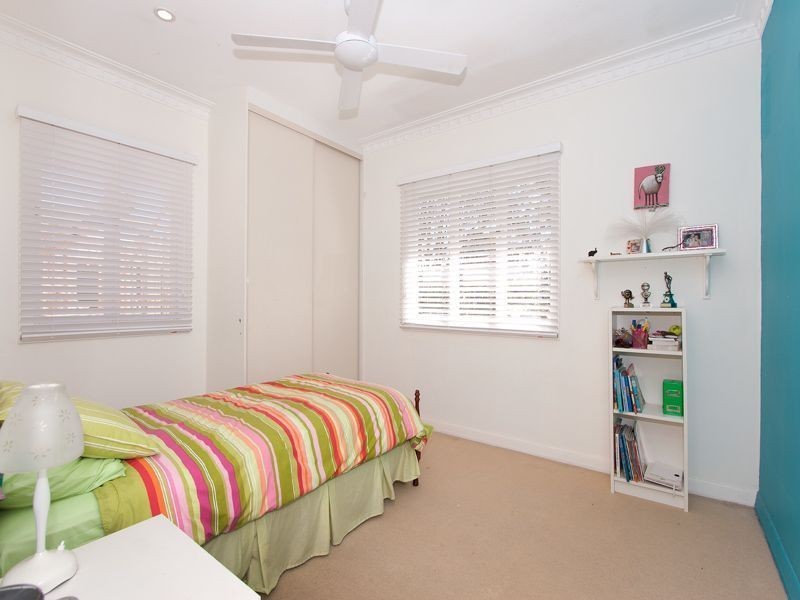 30 Oxley Drive, Holland Park QLD 4121
