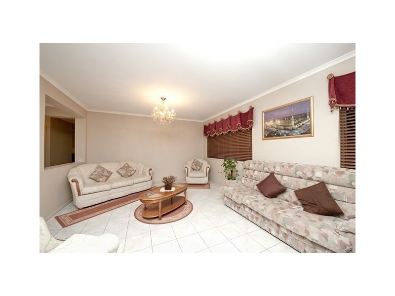 16 Melaleuca Place, Carindale QLD 4152