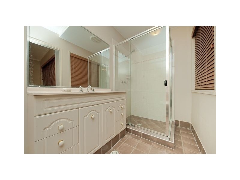 16 Melaleuca Place, Carindale QLD 4152