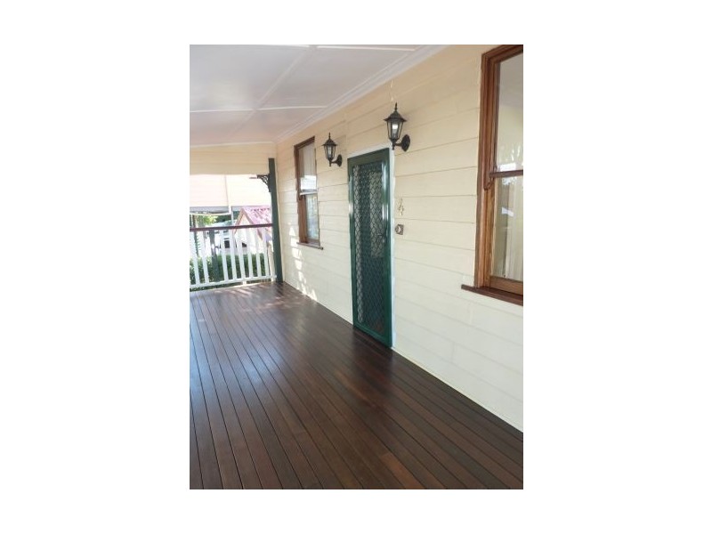 4 Guy Street, Woolloongabba QLD 4102