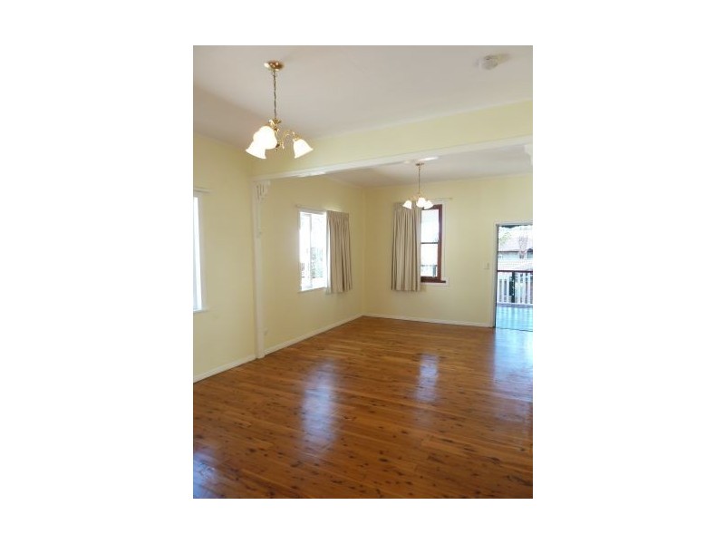 4 Guy Street, Woolloongabba QLD 4102