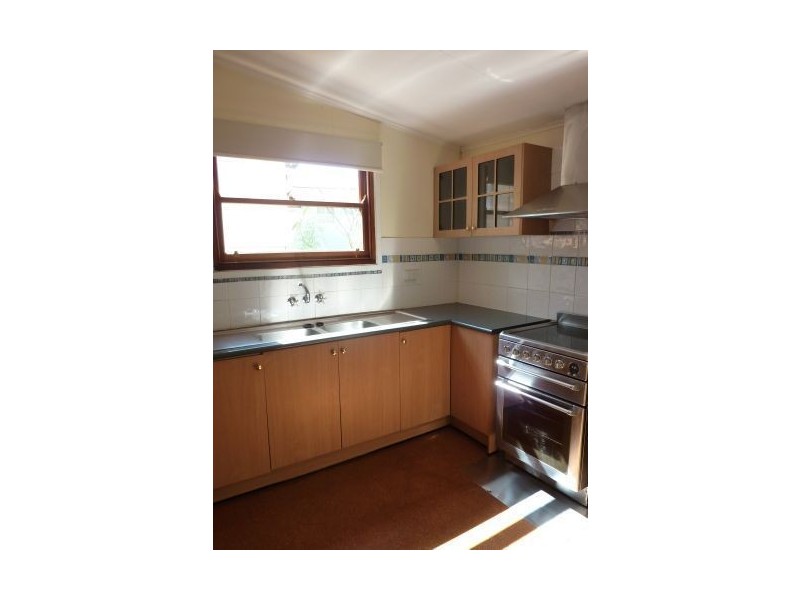 4 Guy Street, Woolloongabba QLD 4102