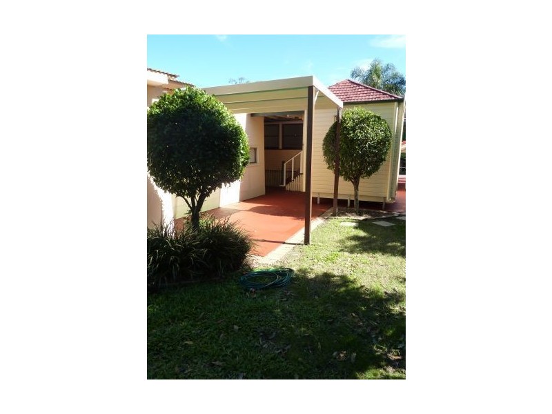 4 Guy Street, Woolloongabba QLD 4102