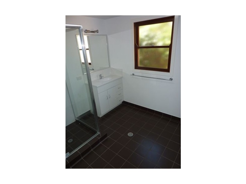 4 Guy Street, Woolloongabba QLD 4102