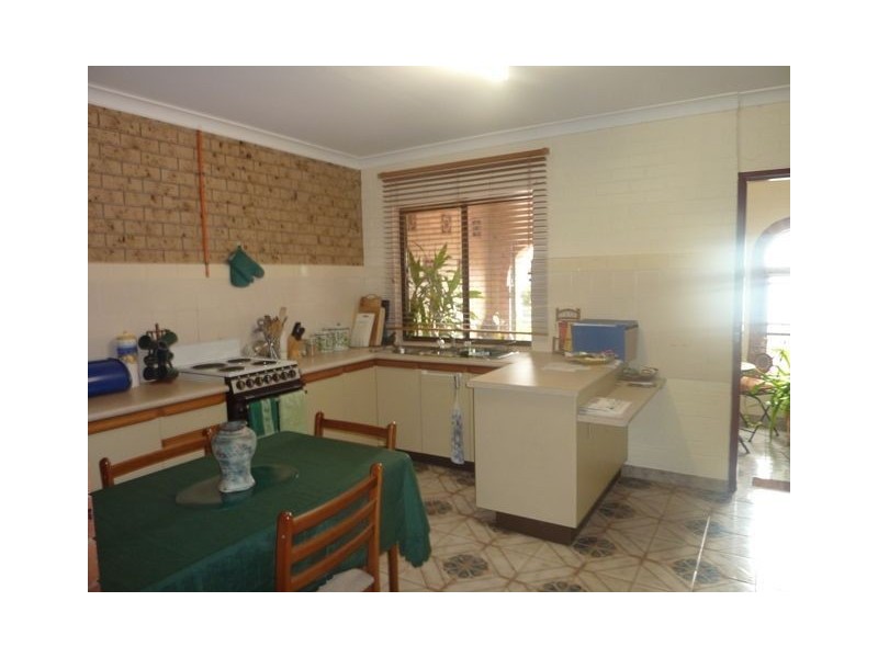 47 McIlwraith Avenue, Norman Park QLD 4170