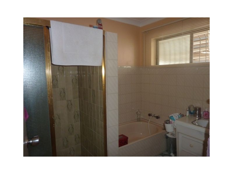 47 McIlwraith Avenue, Norman Park QLD 4170