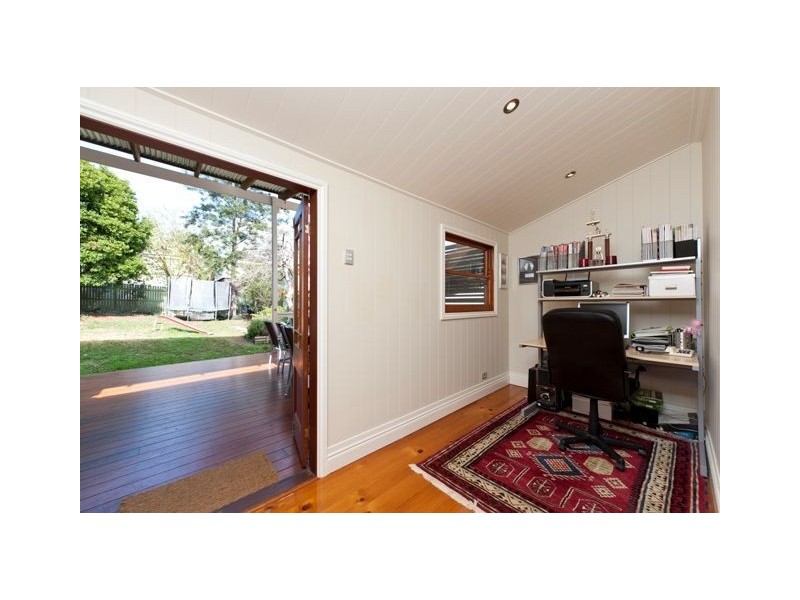 17 Paris Avenue, Morningside QLD 4170