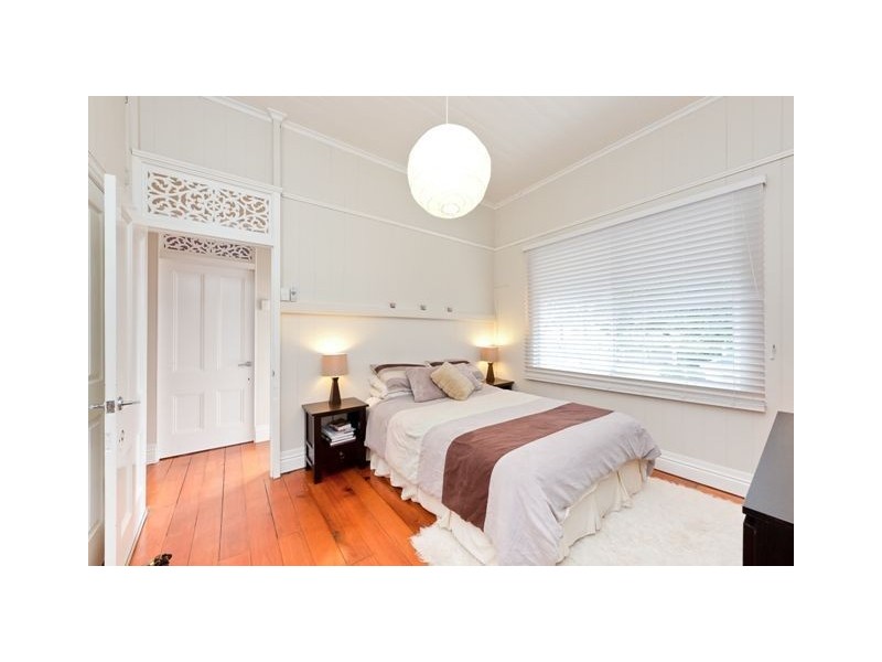 17 Paris Avenue, Morningside QLD 4170