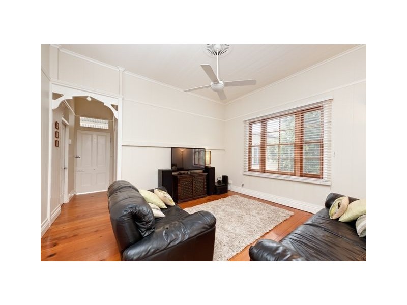 17 Paris Avenue, Morningside QLD 4170