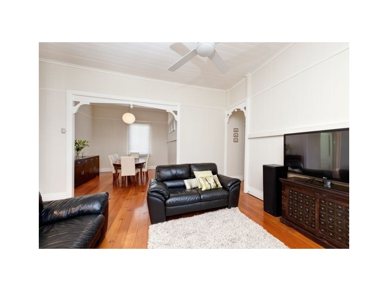 17 Paris Avenue, Morningside QLD 4170