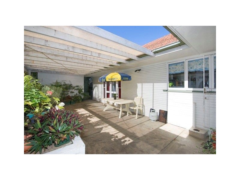 64 Waverley Road, Camp Hill QLD 4152