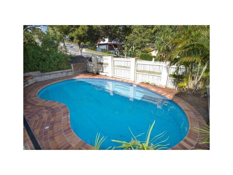 64 Waverley Road, Camp Hill QLD 4152