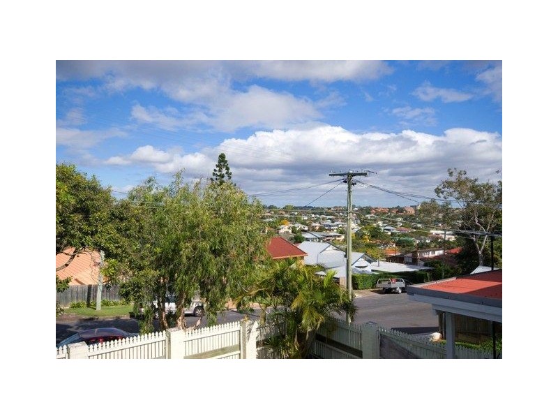 64 Waverley Road, Camp Hill QLD 4152