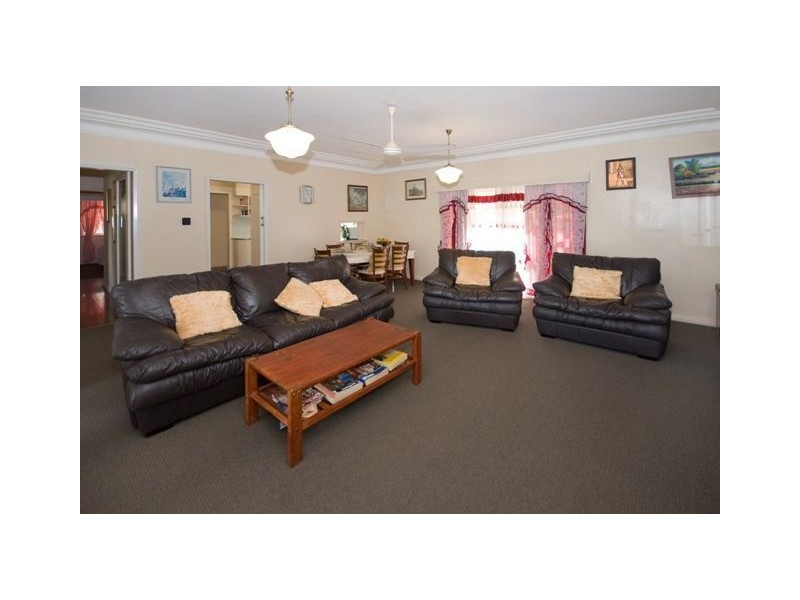 64 Waverley Road, Camp Hill QLD 4152