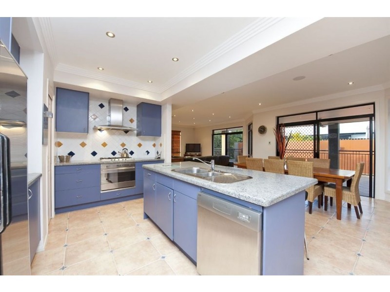 44 Brodie Street, Holland Park West QLD 4121