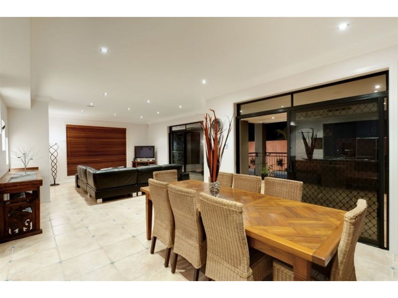 44 Brodie Street, Holland Park West QLD 4121