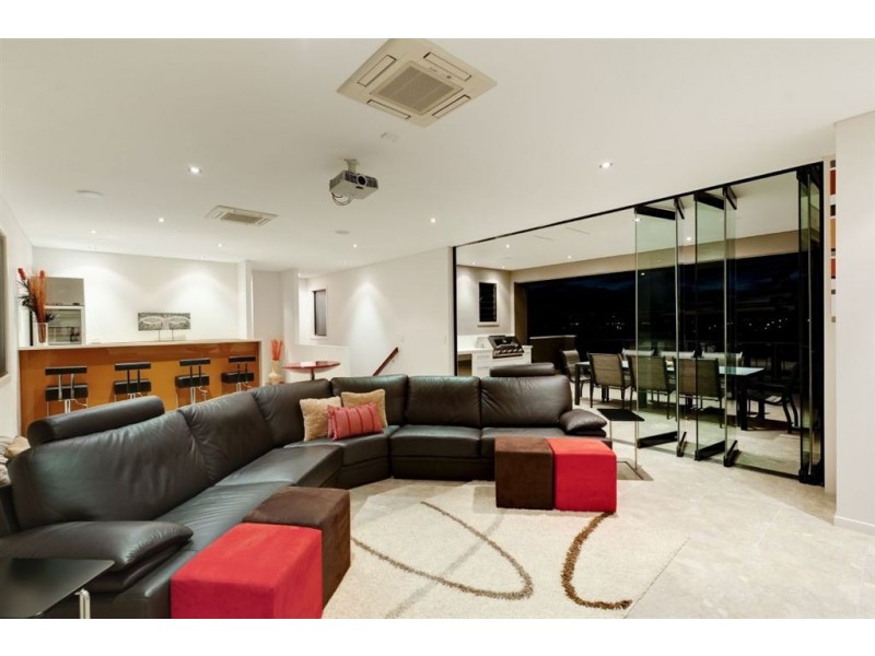 44 Brodie Street, Holland Park West QLD 4121