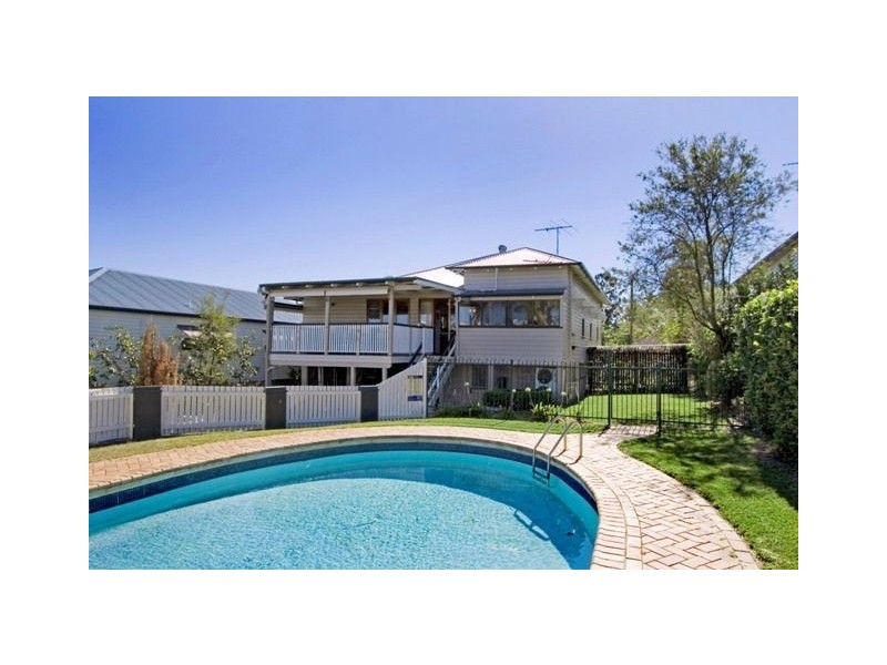 13 Newman Avenue, Camp Hill QLD 4152