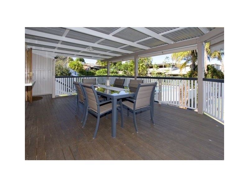 13 Newman Avenue, Camp Hill QLD 4152