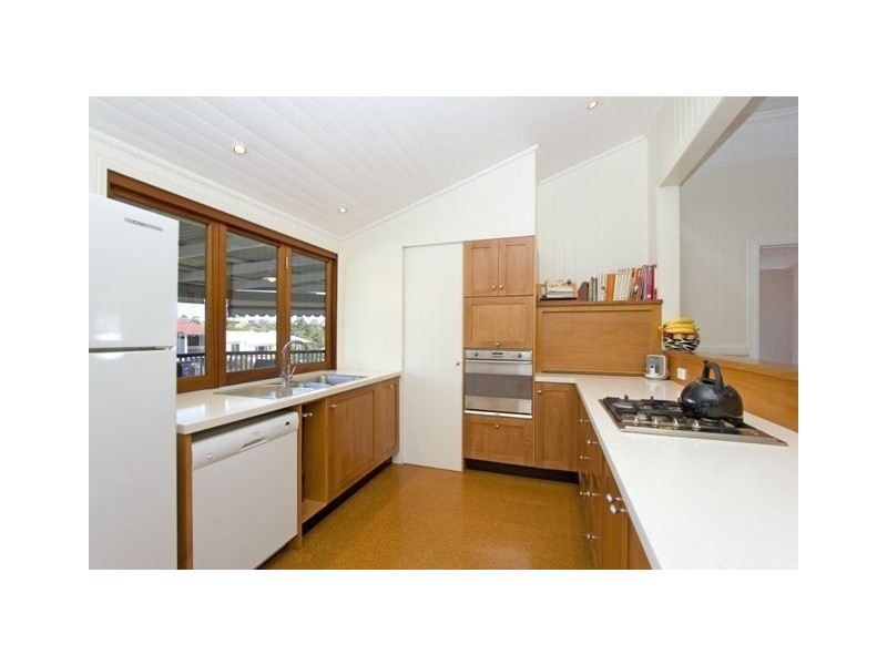 13 Newman Avenue, Camp Hill QLD 4152