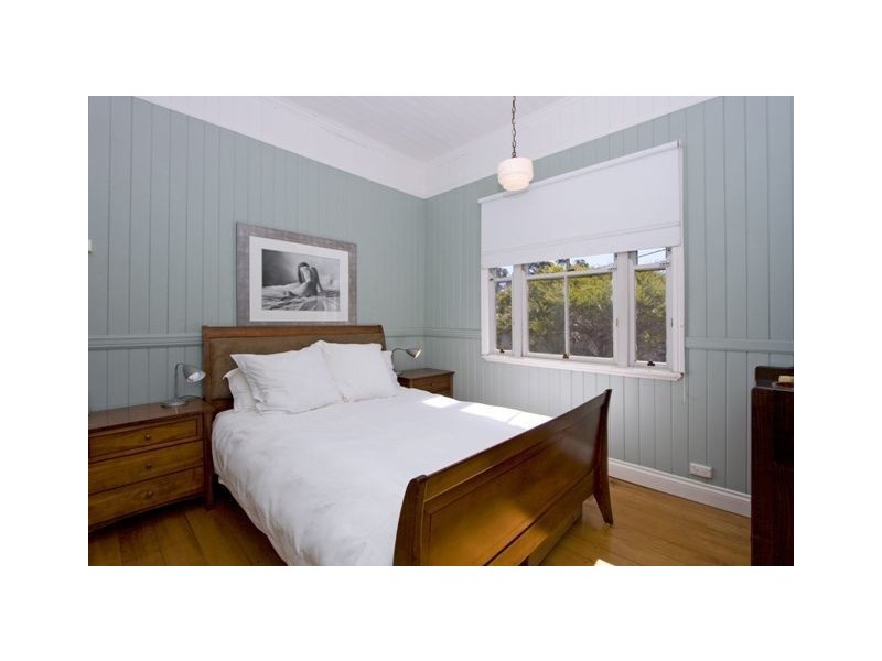 13 Newman Avenue, Camp Hill QLD 4152