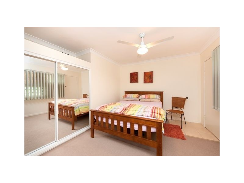 2/845 Logan Road, Holland Park West QLD 4121