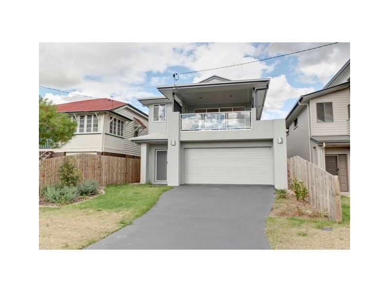 11A Tenth Avenue, Coorparoo QLD 4151