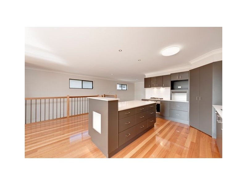 11A Tenth Avenue, Coorparoo QLD 4151