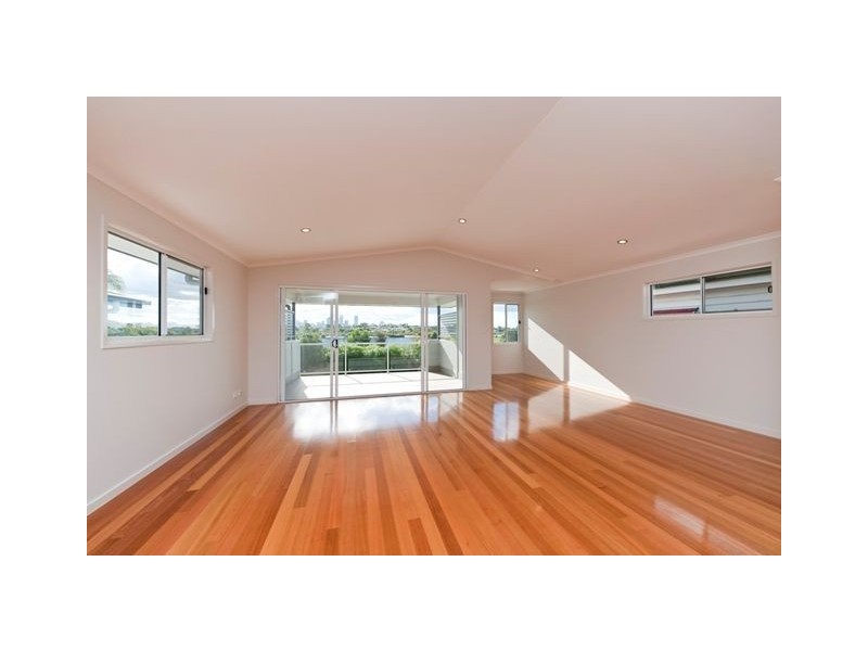 11A Tenth Avenue, Coorparoo QLD 4151
