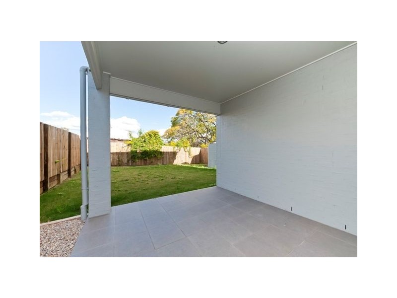 11A Tenth Avenue, Coorparoo QLD 4151