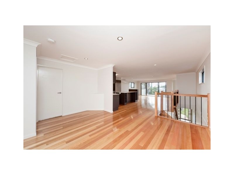 11 Tenth Avenue, Coorparoo QLD 4151