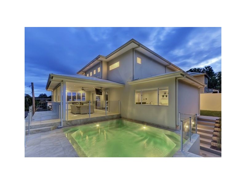 26 Instow Street, Yeronga QLD 4104
