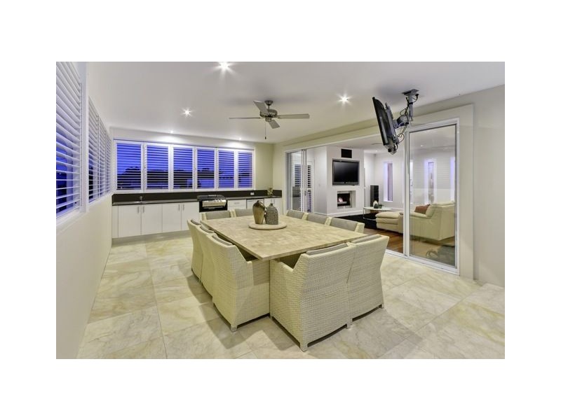 26 Instow Street, Yeronga QLD 4104