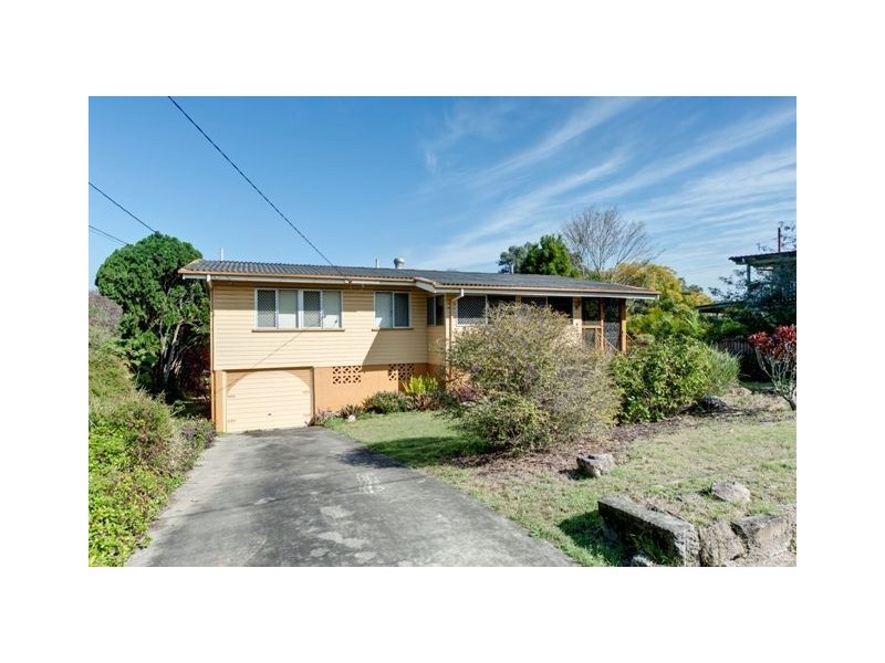 3 Bonneville Street, Holland Park West QLD 4121