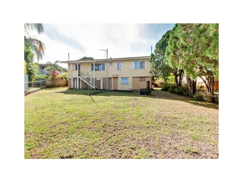 3 Bonneville Street, Holland Park West QLD 4121