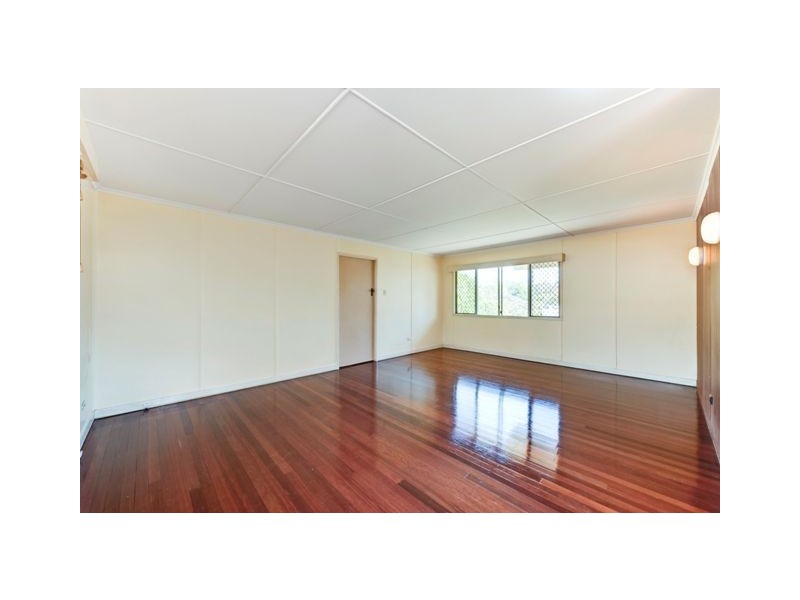 3 Bonneville Street, Holland Park West QLD 4121