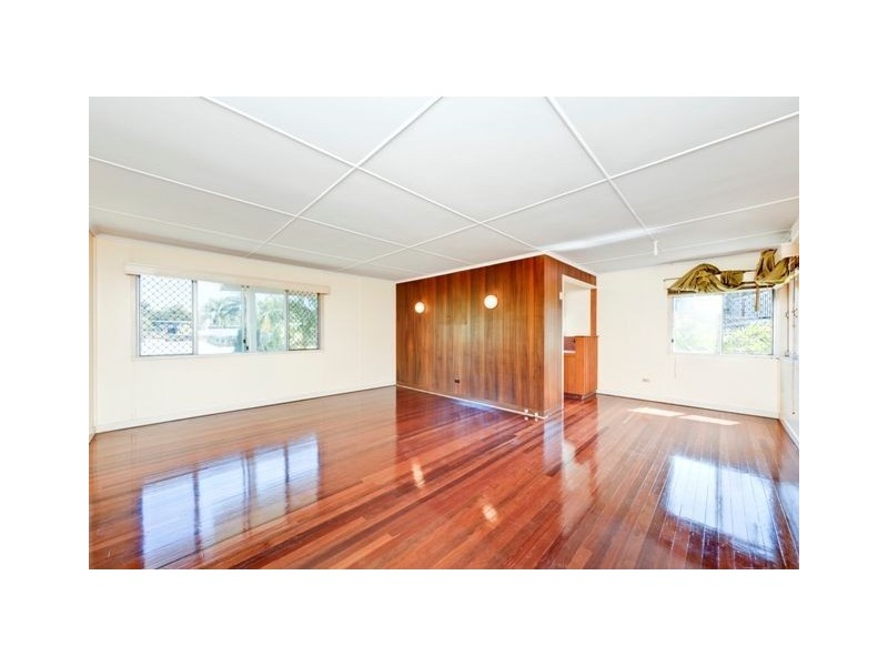 3 Bonneville Street, Holland Park West QLD 4121