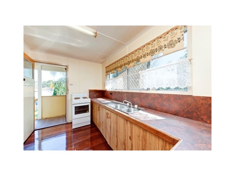 3 Bonneville Street, Holland Park West QLD 4121