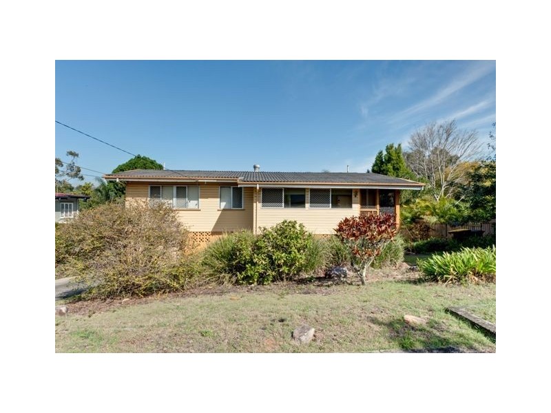 3 Bonneville Street, Holland Park West QLD 4121