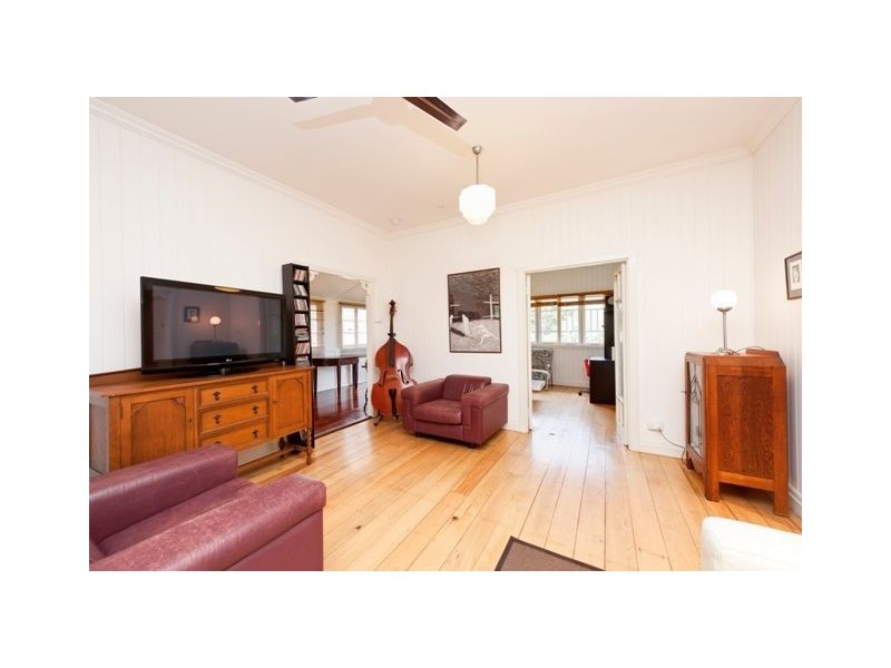 48 Hipwood Avenue, Coorparoo QLD 4151