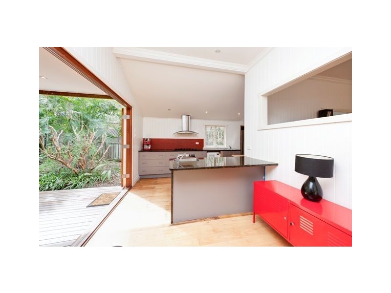 48 Hipwood Avenue, Coorparoo QLD 4151