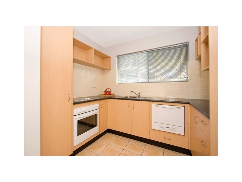 3/81 Kitchener Street, Coorparoo QLD 4151