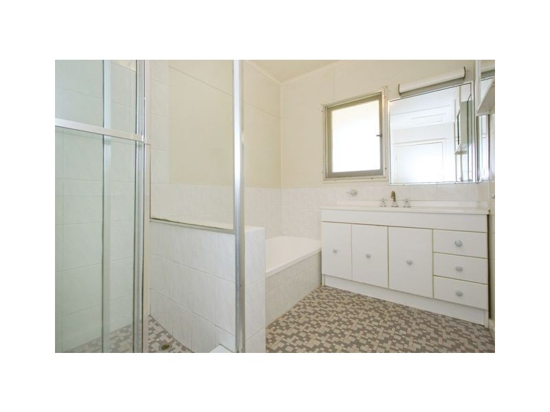 56 Nicklin Street, Coorparoo QLD 4151